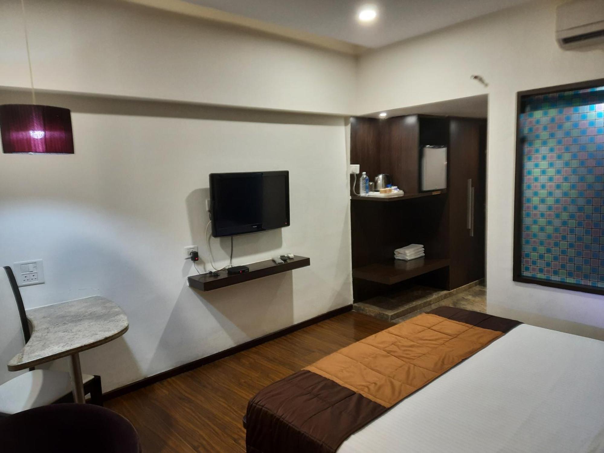 Hotel Lxia Hinjewadi - Indian Nationals Only Pimpri-Chinchwad Εξωτερικό φωτογραφία