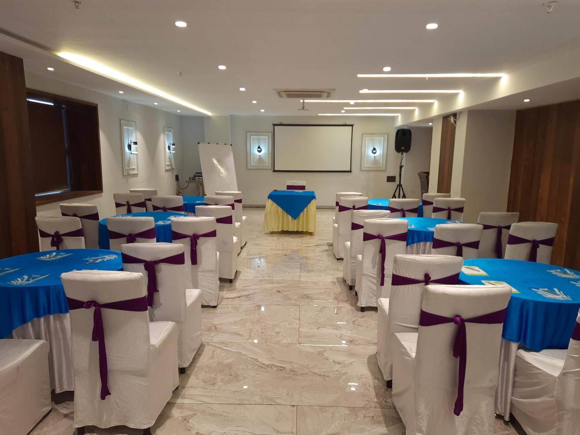 Hotel Lxia Hinjewadi - Indian Nationals Only Pimpri-Chinchwad Εξωτερικό φωτογραφία