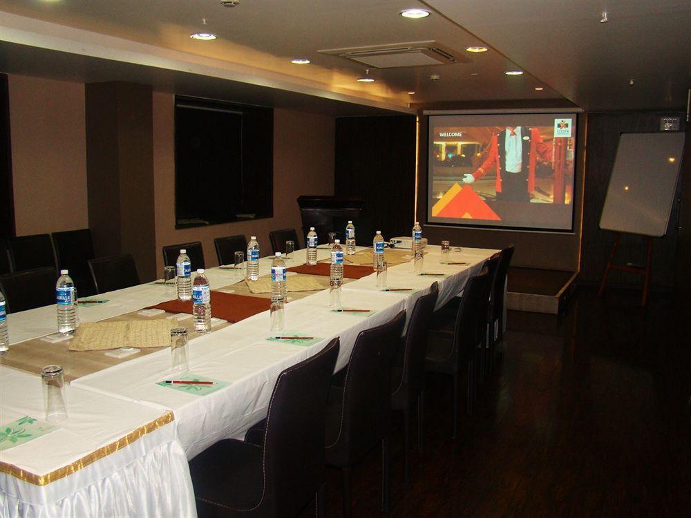 Hotel Lxia Hinjewadi - Indian Nationals Only Pimpri-Chinchwad Εξωτερικό φωτογραφία